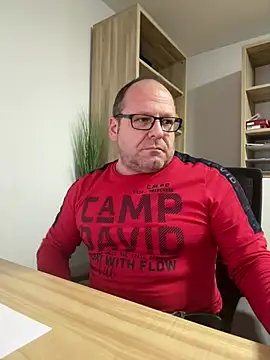 coupleLatinaLovers online show from December 2024 06:05:01 PM