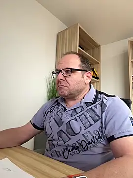 coupleLatinaLovers online show from December 2024 11:39:01 AM