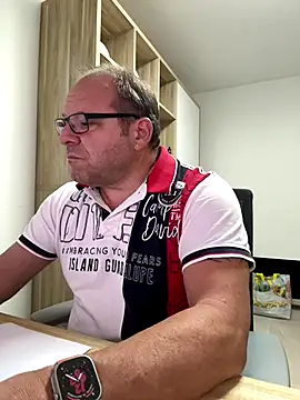 coupleLatinaLovers online show from September 2025 05:22:01 AM