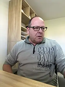 Snapshot of coupleLatinaLovers chatting on February 2026 10:48:01 AM coupleLatinaLovers online show from February 2026 10:48:01 AM