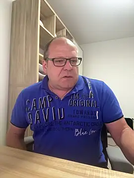 coupleLatinaLovers online show from April 2026 05:08:02 AM