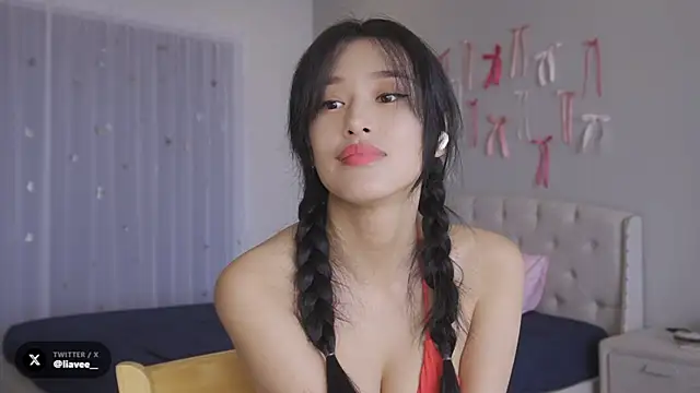 Snapshot of yumisunn chatting on May 2026 02:20:02 AM yumisunn online show from May 2026 02:20:02 AM