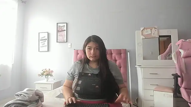  69HONRY online show from December 2024 01:01:02 PM