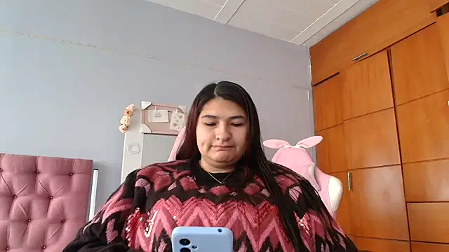  69HONRY online show from December 2024 01:17:02 PM