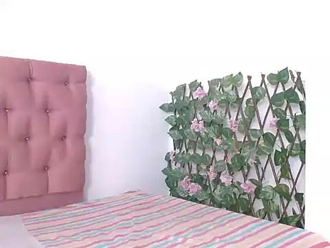  69HONRY online show from September 2025 01:00:01 PM