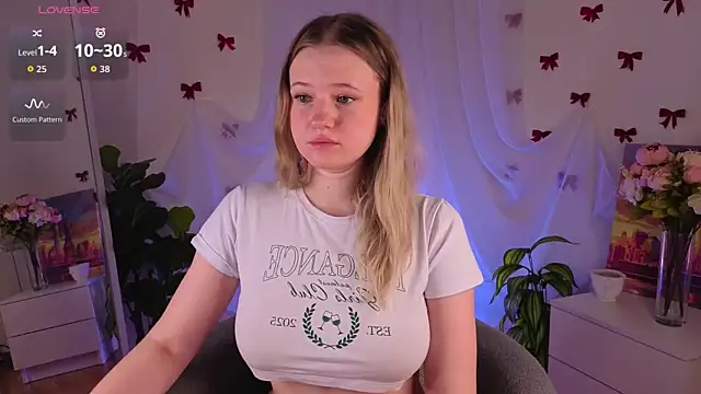 MaydaFoulk online show from March 2026 01:13:01 AM