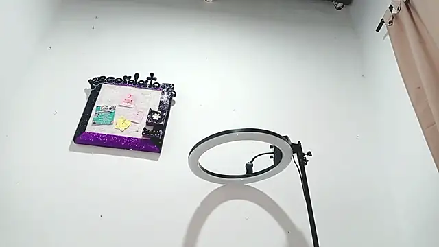 PetiteIvoryQueen19 online show from March 2025 04:13:01 AM