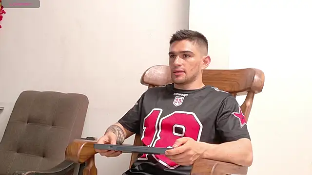 Sexy Alejandro  online show from February 2026 06:24:02 PM