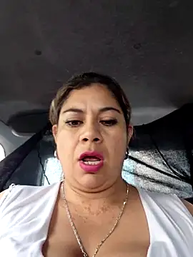 Snapshot of Laura-Hernandez chatting on February 2026 03:54:02 PM Laura-Hernandez online show from February 2026 03:54:02 PM