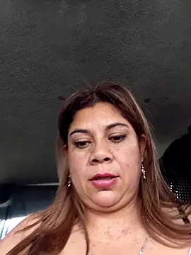 Snapshot of Laura-Hernandez chatting on February 2026 07:34:02 PM Laura-Hernandez online show from February 2026 07:34:02 PM