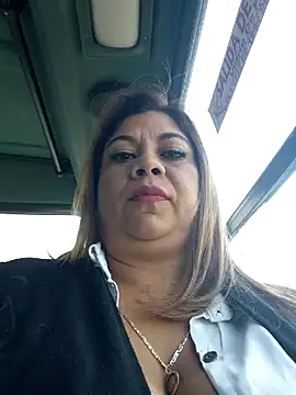 Snapshot of Laura-Hernandez chatting on March 2026 02:12:01 PM Laura-Hernandez online show from March 2026 02:12:01 PM