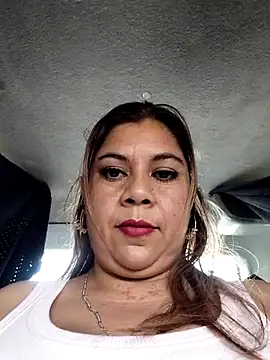 Snapshot of Laura-Hernandez chatting on March 2026 03:53:01 PM Laura-Hernandez online show from March 2026 03:53:01 PM