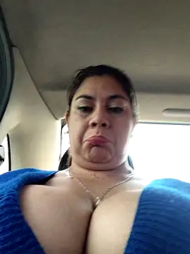 Snapshot of Laura-Hernandez chatting on March 2026 03:50:01 PM Laura-Hernandez online show from March 2026 03:50:01 PM