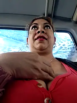 Laura-Hernandez online show from June 2026 03:35:01 PM