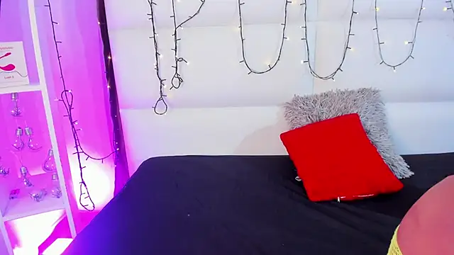 Stefyrossy online show from March 2026 02:25:02 PM