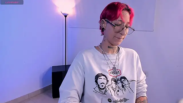 ravengreen  online show from January 2025 09:04:02 PM