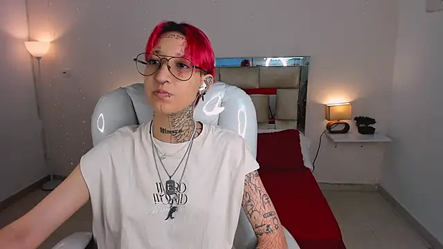 ravengreen  online show from January 2025 07:49:02 PM