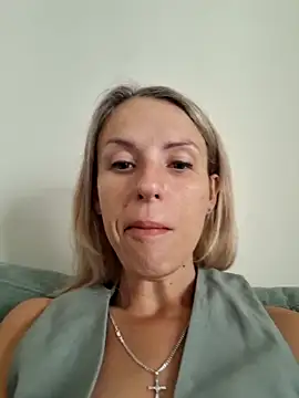 Snapshot of YourJuliena chatting on February 2025 09:22:02 AM YourJuliena online show from February 2025 09:22:02 AM