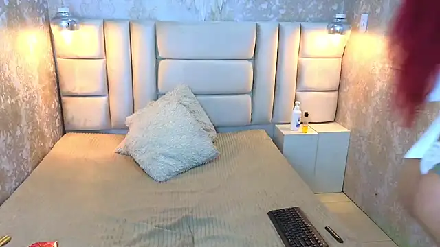 Snapshot of EdnaJarath chatting on February 2025 03:41:01 AM EdnaJarath online show from February 2025 03:41:01 AM