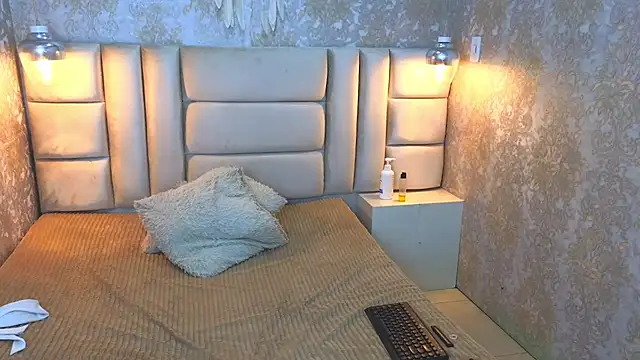 Snapshot of EdnaJarath chatting on February 2025 07:26:01 AM EdnaJarath online show from February 2025 07:26:01 AM