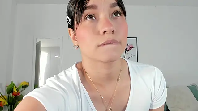 Snapshot of Maia_W10 chatting on January 2025 12:39:02 PM Maia W10 online show from January 2025 12:39:02 PM