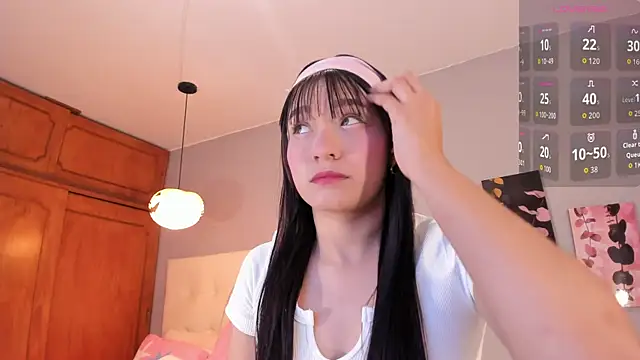 Maia W10 online show from February 2026 12:21:01 PM