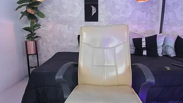 Regan   online show from February 2025 01:35:01 AM