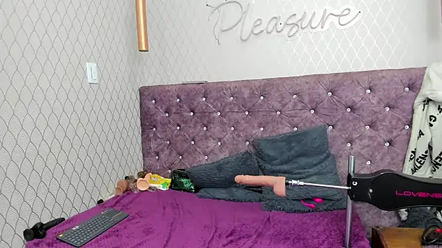 VALENTINA3x online show from February 2025 06:25:02 AM