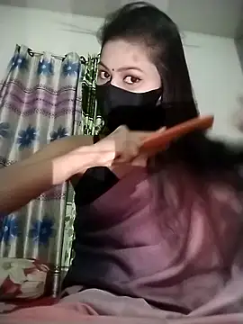 Nadia-2 online show from December 2025 10:28:01 PM