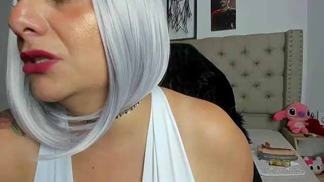 Snapshot of AngeleRoux chatting on January 2025 02:26:02 AM AngeleRoux online show from January 2025 02:26:02 AM