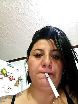 Snapshot of AngeleRoux chatting on November 2025 04:01:02 AM AngeleRoux online show from November 2025 04:01:02 AM