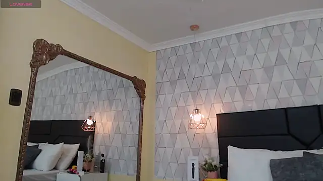 JustinePerry online show from October 2025 03:25:02 AM