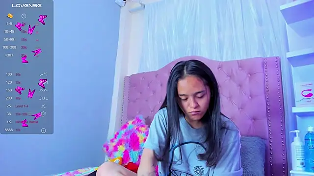 tokito mitsuri online show from December 2024 01:00:01 PM