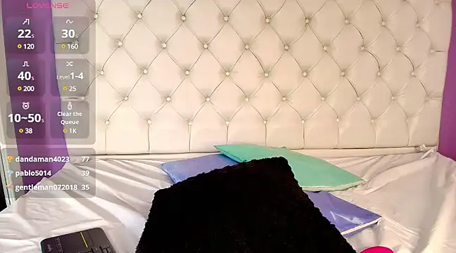 Trixiroy online show from February 2025 02:18:01 AM