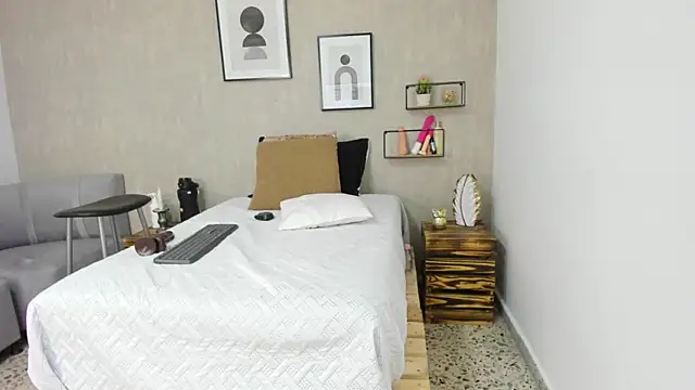 afrodita martinez online show from February 2025 08:07:02 PM