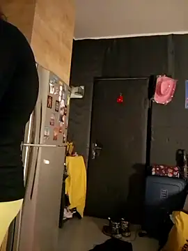 Snapshot of Lovely_milk chatting on January 2025 03:19:01 PM Lovely milk online show from January 2025 03:19:01 PM