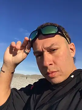 Snapshot of Lovely_milk chatting on January 2025 11:01:02 AM Lovely milk online show from January 2025 11:01:02 AM