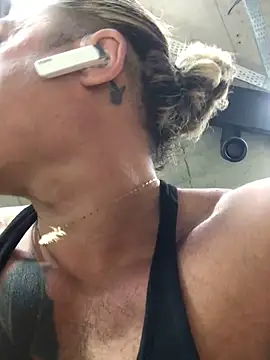 Snapshot of Lovely_milk chatting on March 2025 12:57:02 PM Lovely milk online show from March 2025 12:57:02 PM