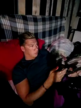 Snapshot of Lovely_milk chatting on November 2025 08:43:01 PM Lovely milk online show from November 2025 08:43:01 PM