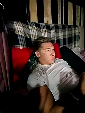 Snapshot of Lovely_milk chatting on November 2025 09:37:01 PM Lovely milk online show from November 2025 09:37:01 PM