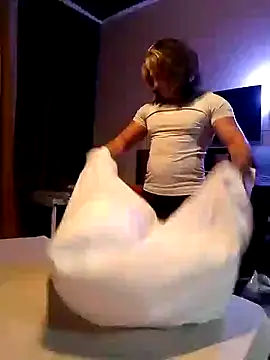 Snapshot of Lovely_milk chatting on November 2025 08:18:01 PM Lovely milk online show from November 2025 08:18:01 PM