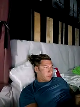 Snapshot of Lovely_milk chatting on November 2025 08:55:01 PM Lovely milk online show from November 2025 08:55:01 PM