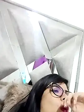 evelingjoyy online show from December 2025 09:44:01 PM