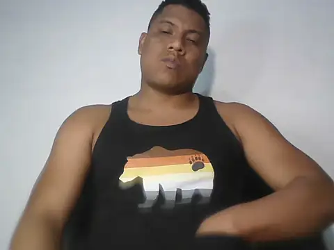 latinblack01 online show from October 2025 06:32:02 AM