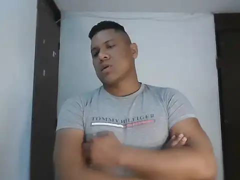 latinblack01 online show from November 2025 09:47:01 PM