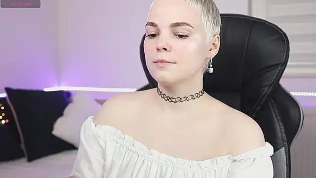 LikaBerry1 online show from February 2025 07:14:02 PM