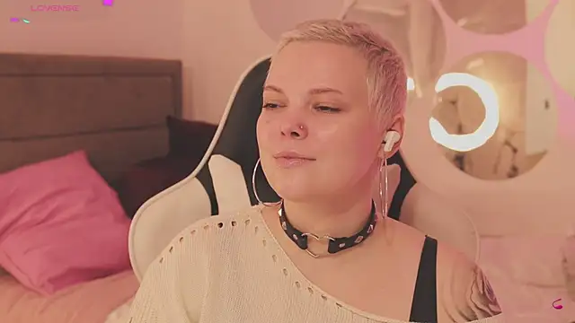 LikaBerry1 online show from January 2026 01:04:01 PM