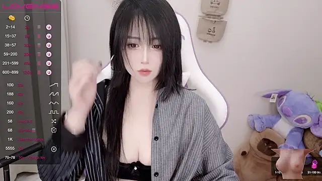 Vaness-a online show from February 2025 07:27:02 PM