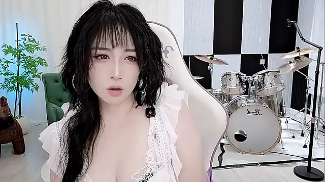 Vaness-a online show from September 2025 04:07:02 PM