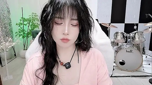 Vaness-a online show from September 2025 04:12:01 PM